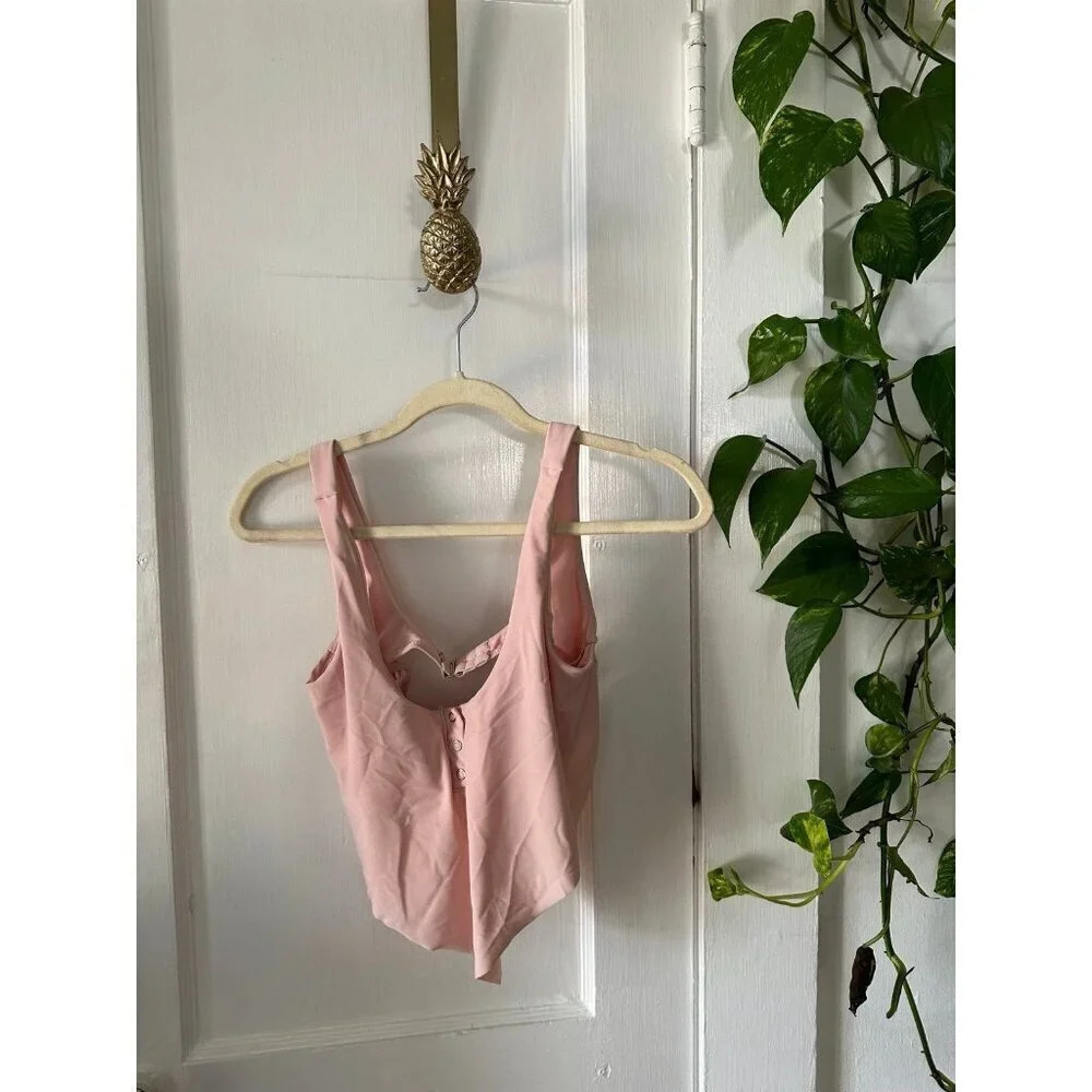 No Boundaries Women’s size medium cropped top